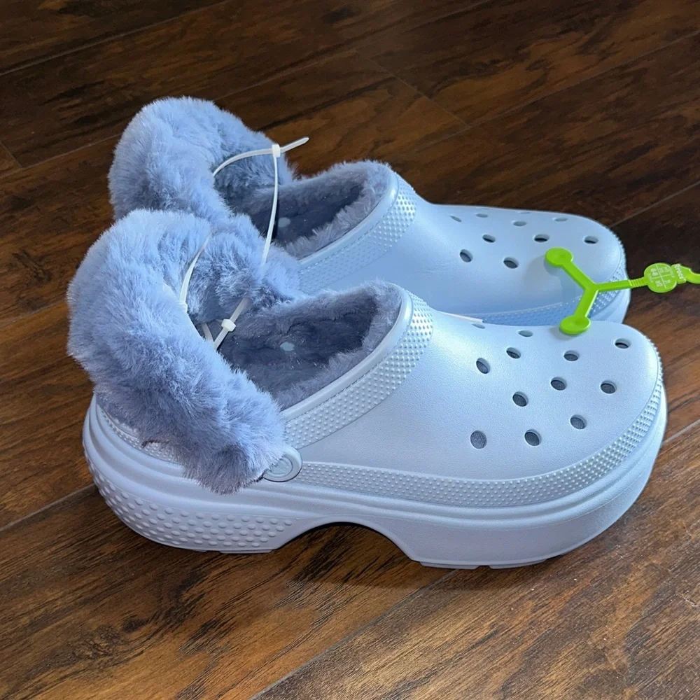 CROCS cozy stylish